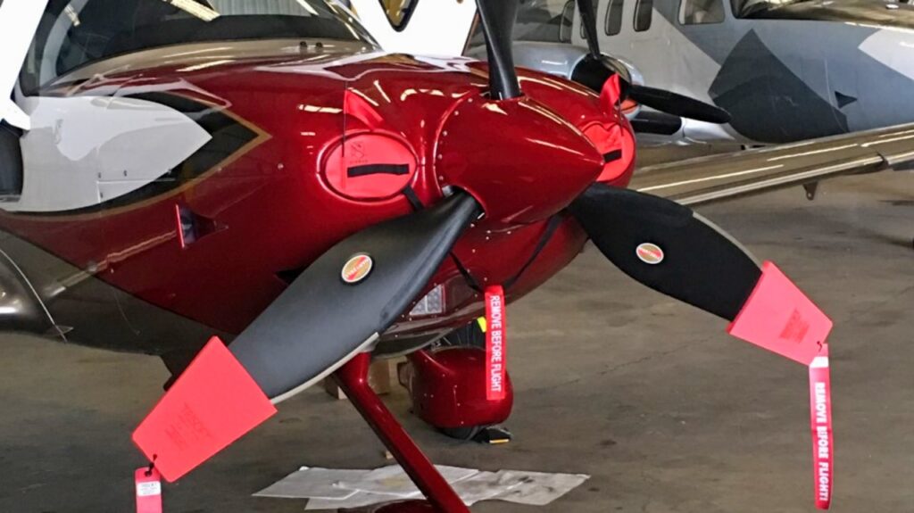 Cirrus SR22 with Trisoft Prop Tip Covers